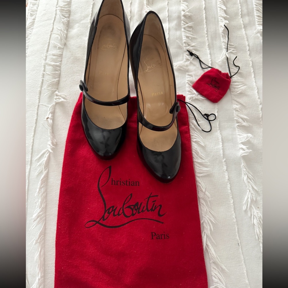 Christian Louboutin Black Patent Leather Pumps with Red Dust Bag